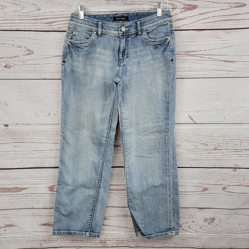 White House Black Market Blanc light wash low rise cropped jeans